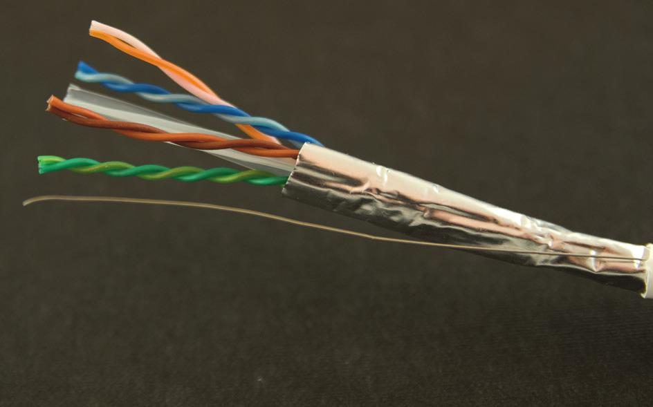 Minipatch Box LSA C6 UTP Komplett minipatchbox med många användningsområden, till exempel som vidareföringspunkt, vilket innebär att boxen