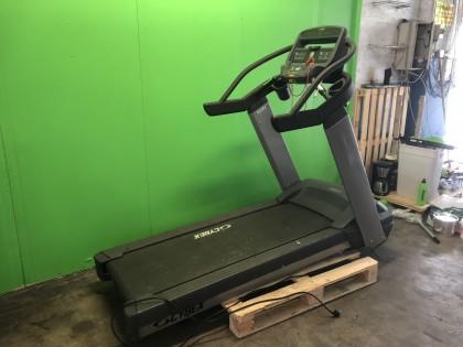 00 kr momsfritt Löpband Exite Run 900 Technogym.