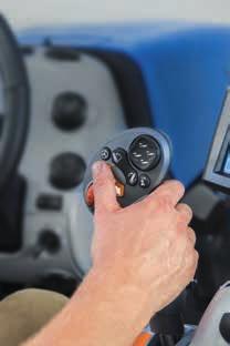 NEW HOLLAND T7 MED ABS BROMSPUNKT TRAKTOR UTAN ABS Avancerad bromsteknik Produktivitet med snäva svängar De låsningsfria bromsarna hanterar varje hjuls bromsar separat för bättre inbromsning vid