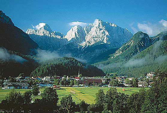 Alpe-Adria Trail, Kranjska Gora Rifugio Solarie Kranjska Gora, 6 nätter 2(8) Dag 1 Ankomst till Kranjska Gora Det finns flera möjligheter att ta dig till Kranjska Gora.