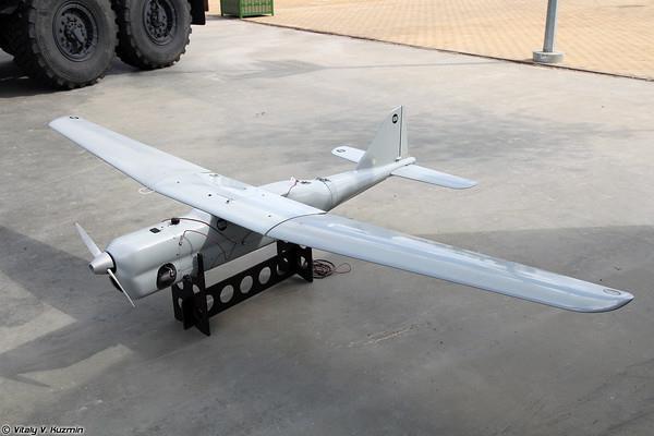 sända (desinformation) Då UAV:erna placeras högt upp får störningen mycket stor