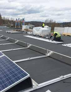 Inverters är kopplade mot en LED display vilken är monterad i entren.