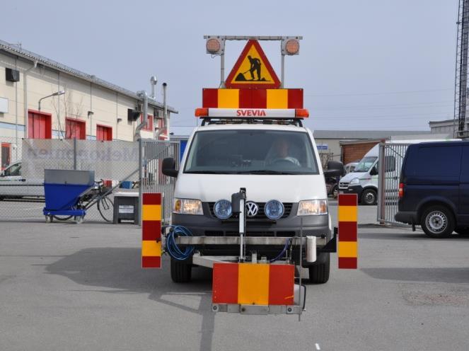 I utrustningen ingår även mäthjul, måttstänger och kritsnöre. Fordonen används för att göra utprickning för vägmarkering, mitträcke, trafiköar, parallella eller vinklade linjer, spärrlinjer mm.