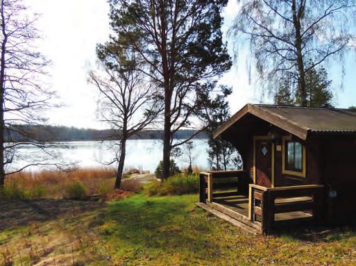 Fantas- bestämmelse för området. På tomten finns vet. Tomten ligger i öster/söderläge med sol tiskt utsikt över sundet utanför.