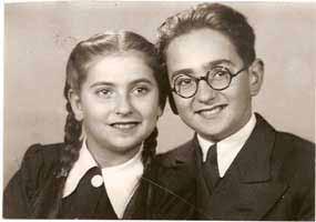 Pappa, mamma och alla mina syskon lyckades få svenska skyddspass Vittnesmål- och bildkälla: The International Raoul Wallenberg