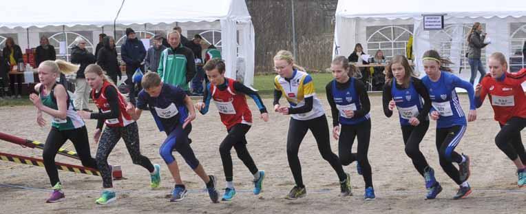 Flickor 12 60 m 08,54 0,4 Linnéa Svanhall-04 FIK Färjestaden Stockholm 18/6 08,69-1,2 Ida Cedvik-04 Ljungby FIK Ljungby 27/9 08,80 1,8 Elisa Bergkvist-04 Ljungby FIK Nässjö 11/6 08,82 0,2 Ida