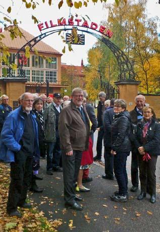 LÄNET RUNT Söndagen den 27 oktober åkte vi till filmstaden i Solna och fick där en guidad visning av en engagerad guide.
