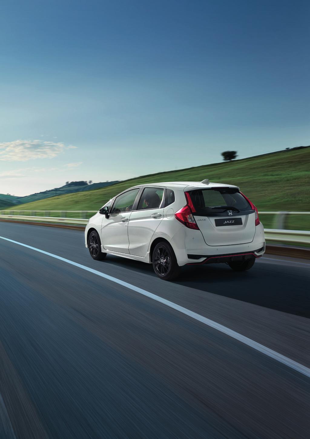 500 kr Kompletta vinterhjul på Honda originalfälg på köpet!** Värde 18.000 kr! Köp eller leasa en ny Jazz i helgen, och få Komfortpaketet utan extra kostnad. Värde 3.000 kr. Komfortpaket består av: Gummimattor fram och bak Bagagerumstråg LED kupéljus Motor Jazz: 1.