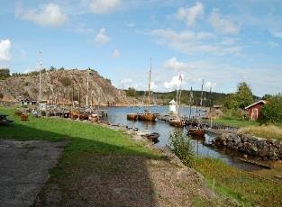 21 aug, Bassholmen, Uddevalla 35 deltagare I samverkan med Föreningen Allmogebåtar och Bohusläns museum Maritimt på Hyllan En bit av