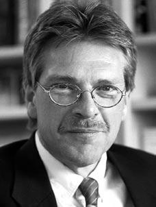 är planskilda järnvägskorsningar. Åtgärden skulle spara två statistiska liv inom tågtrafiken, men minskad köpkraft skulle leda tre nya dödsfall i en annan ända.