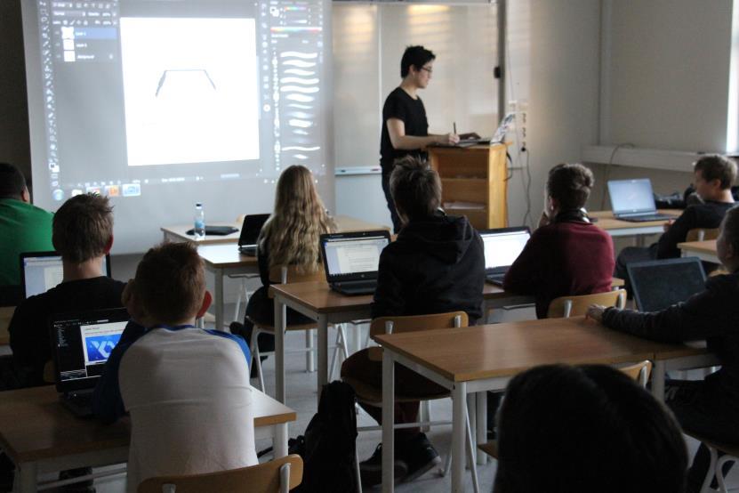 Allt digitalt runt omkring oss är på något sätt programmerat och har du kunskap om programmering redan i högstadiet finns det en god grund att stå på inför fortsatta studier och