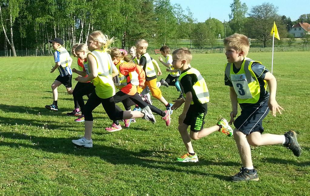 8 Programblad Bolmsö-Tannåker juni 2014 måndag 2 18-20 Röda Korsets månadsmöte i Tannåkers församlingshem fredag 6 11-16 Perstorpsgården: Café Fönsterhögt m.m. Sista dag att lämna in foton till sommarutställningen i Tannåker söndag 8 18.