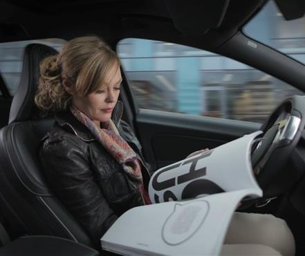 Automatiseringen av vägtransportsystemet I Göteborg kör Volvo genom Drive Me 100 självkörande bilar år 2017 Transportstyrelsen fixar regelverket och regeringen