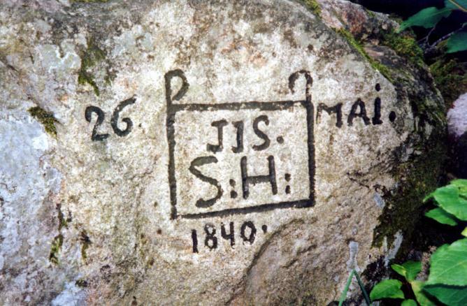 Granatbrottet ett stenkast från torpet. Det var vintern 1936-1937 som det bröts granat i Häståsa-berget.