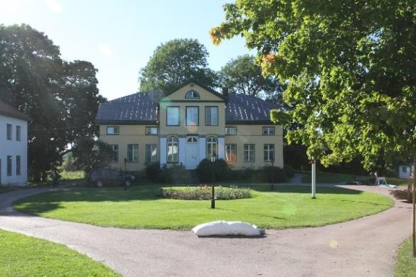 Sedan han, genom K. Maj:ts den 5 januari 1750 medgivande, ehuru ofrälse, skulle få besitta säteriet Bolstadholm (Kålbostad) med underlydande Myckelgräs frälsehemman och sex torp.