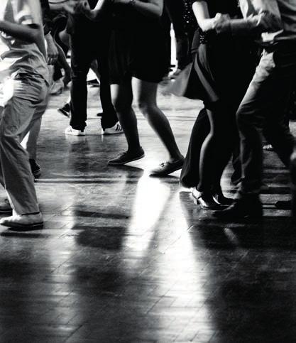 Missa inte årets dansbandsfestival. PARKSOMMAR, 12 JULI-30 AUGUSTI Lyssna på musik, dansa, träffa vänner och ät något gott.
