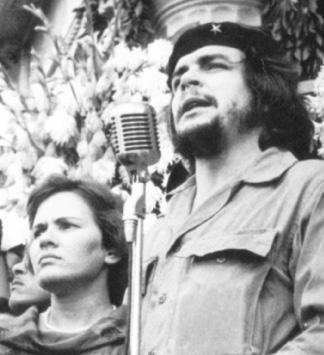 Che på Kuba Sammanfattning ur Ernesto Guevara, också känd som Che Biografi av Paco Ignacio Taibo II, utgiven 1996 Sent den andra januari kom Che Guevara med sin trupp fram till Havanna, som då redan