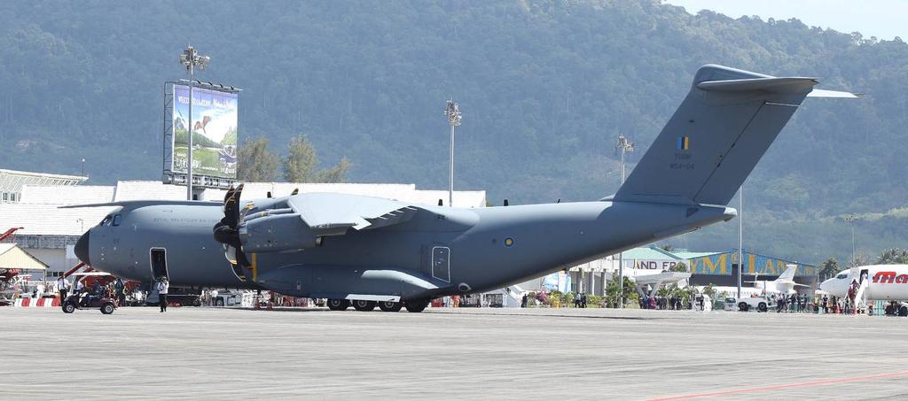 LIMA 2017 i Malaysia Langkawi International Marine & Aerospace (LIMA) 2017 lockade 55 av de 100 största försvarsindustriföretagen i världen.