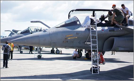 Under ett besök av Saudiarabiens kung Salman bin Abdulaziz Al Saud i början av mars, upprättades avtal försvarssamarbete respektive överlåtelse av överskottsmateriel.