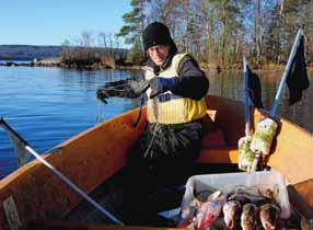 Seden att äta lake på gille i byn härstammar från mitten av 1870-talet. Fångst november 2015: 24 braxen 10 kg. Viktigt med allsidigt fiske. 21 lakar 21 kg.