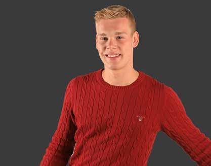 » 5 SNABBA MED «Simon Sandtjärn Storstad eller landet? Landet Vara aktiv eller slappa? Aktiv Äta ute eller hemma? Hemma Favoritplats? Stranden Dold talang?