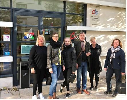 Den svenska delegationen utanför CIO väst CIO Centre d'information et d'orientation Ouest West Careers guidance center 2017-10-31 Vi besökte CIO, Centre d'information et d'orientation.