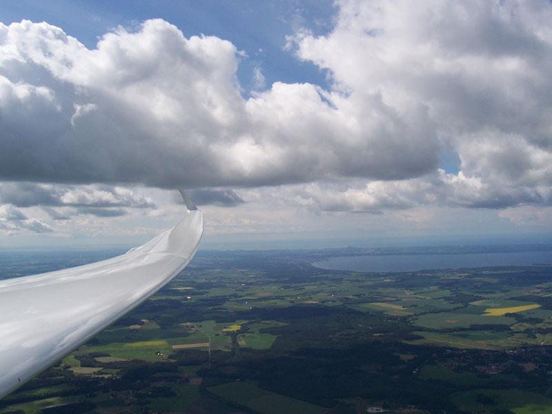 Sträckflygning antal km och antal flygningar 2006-2015 600000 3000 500000 2500 400000