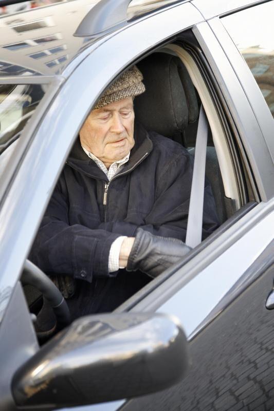 Diskussionsfrågor: När tycker du att man ska avstå från att köra bil? Har du själv åkt med någon där du känt dig osäker? Hur kan man bemöta det?