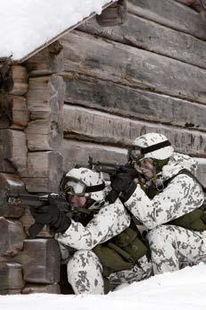 Infanteriet Infanteriet utgör arméns stomme. I strid har det i uppgift att i samarbete med andra vapenslag avvärja och slå fienden.