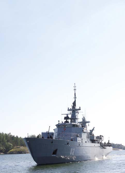 Marinen Marinens uppgifter när det gäller det militära försvaret av Finland är att övervaka havsområdena och avvärja territoriella kränkningar, trygga sjöförbindelserna samt avvärja anfall från havet.