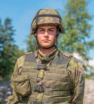 Kuronen funderar på den sista frågan om gott ledarskap och hur man kan upprätthålla motivationen under tjänstgöringen. - På en skala från 1 till 10 skulle jag ge mig själv vitsordet 8.