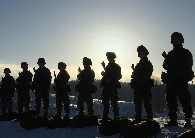 GU-F (GRUNDLÄGGANDE SOLDAT- UTBILDNING FÖR FRIVILLIG PERSONAL) Kurskod G17111 Kursen genomförs under 14 intensiva dygn och är en grundläggande soldatutbildning som i första hand riktar sig till