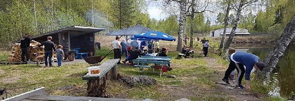 3. Kommunstyrelse När Sverigedemokraterna efter valet den 9:e september besitter posten som kommunalråd så kommer vi att prioritera ett arbete för ökat företagande, det är en grundsten i att vända