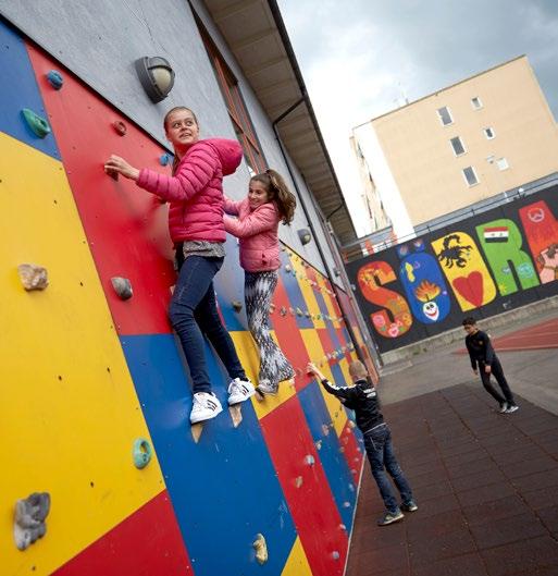 3 Uppföljning av kommunfullmäktiges styrkort och Vision Skövde 2025 Uppföljning av kommunfullmäktiges styrkort och Vision Skövde 2025 3 Svenskt Näringslivs ranking I årets företagsklimat tappar
