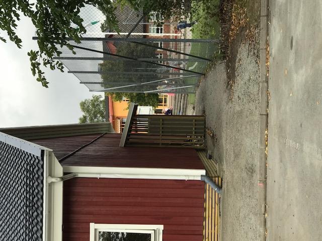 Det går också bra att använda sig av parkeringen i hörnet Alingsåsvägen/Skolvägen.