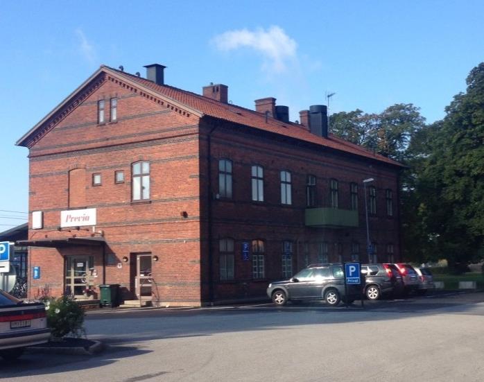 Figur 2 Svedala stationshus Figur 3 Fasad på Sandviks tegelbyggnad norr om stations-plan.