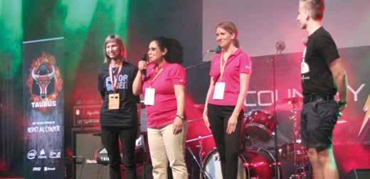 Anette Dahlberg, tandhygienist, Folktandvården Herrljunga, Fatima Zaouia och Natalie Andreasson från FRAMM var med och ordnade en tävling och stod i fluorbaren under eventet.