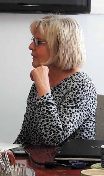 6 Anita funderar på att börja sjunga i kör Text: Torolf Finnbäck Jag har alltid gillat att sjunga, kanske medborgarinstitutet har någon kör som jag kan börja i på hösten funderar Anita.
