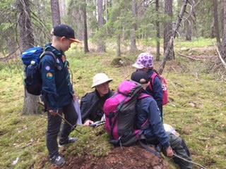 Information och nyheter från Waxholms Scoutkår Spårarhajk i nangijala I helgen 3-4 juni var alla Spårarscoutsavsdelningar Insekterna, Myrorna och Småfåglarna i Nangijala! Dag 1.