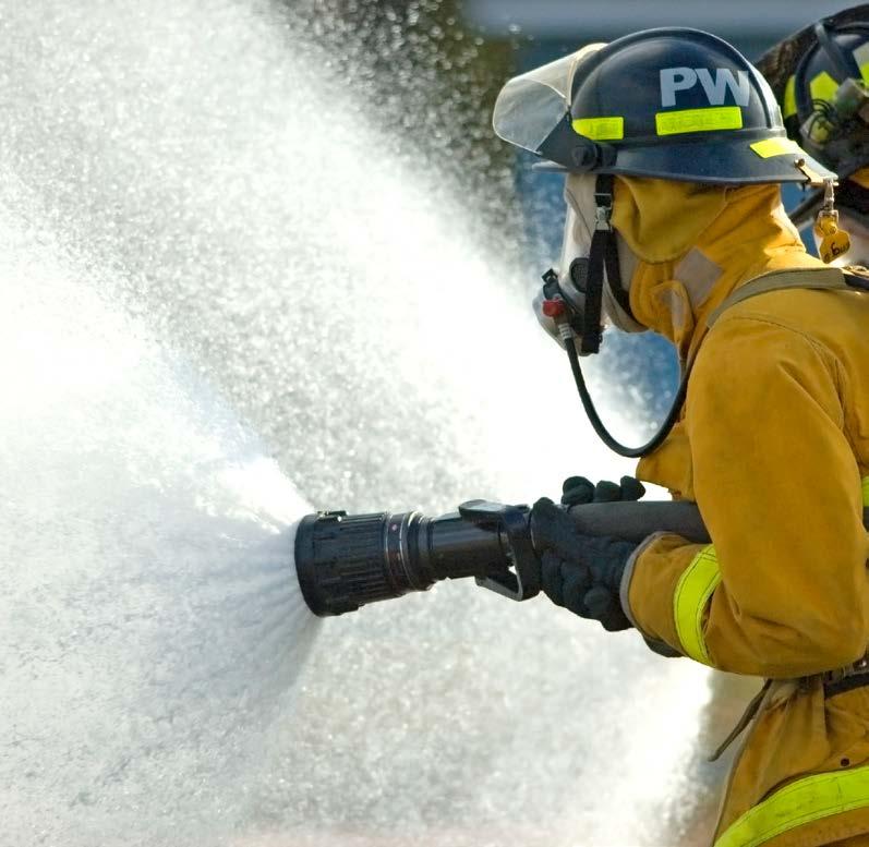 Avsnitt 5 i säkerhetsdatabladet Brandbekämpningsåtgärder VIKTIGA PUNKTER Avsnitt 5 ger information om första hjälpen-åtgärder som ska användas vid brand som berör kemikalien, möjliga faror som