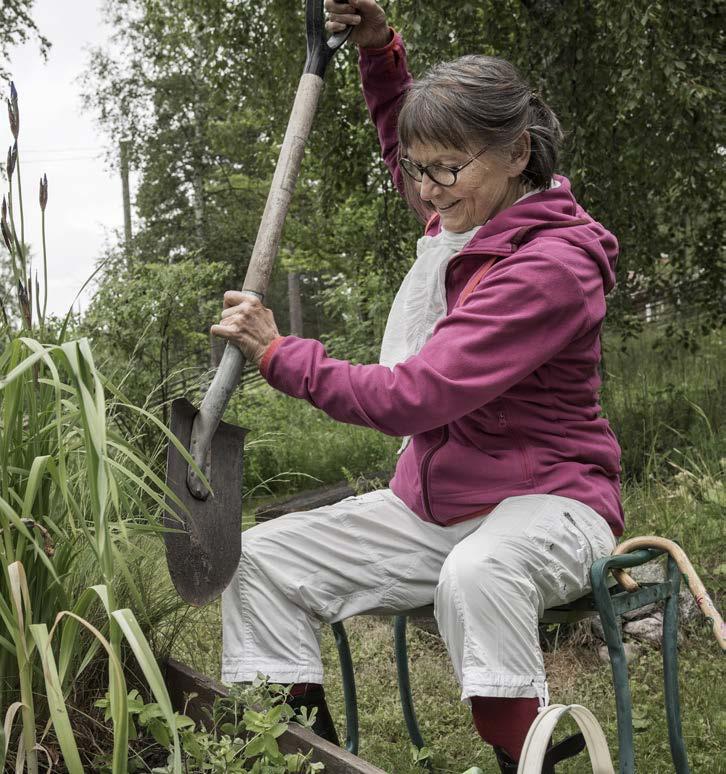 Polyneuropati När Katarina Samuelsson fick diagnosen polyneuropati bestämde hon sig för att fortsätta leva ett aktivt liv, och att jobba med sin rehabilitering.