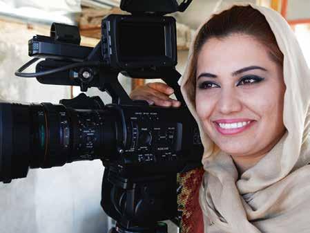 kvinnliga journalister. TEXT PAJHWOK NEWS ÖVERSÄTTNING ERIK HALKJAER Fler kvinnliga journalister trots hot om våld DE SENASTE TVÅ ÅREN har sex kvinnliga medieanställda dödats i Afghanistan.