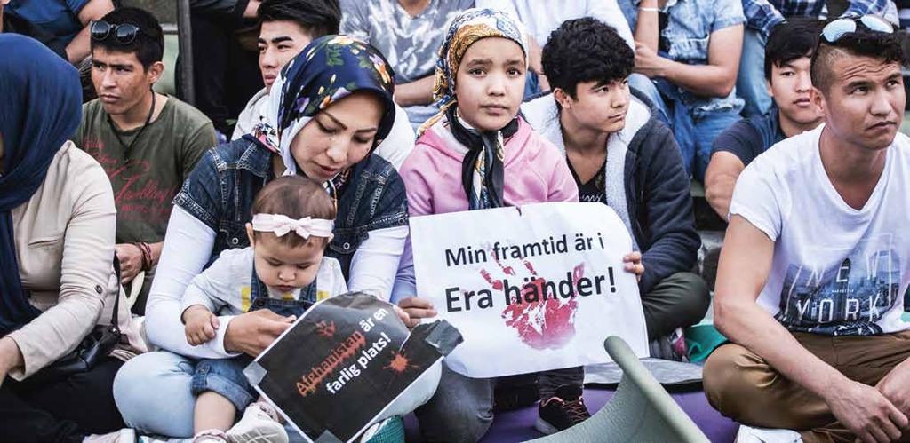 befolkningen. Detta säger också en utredning gjord på uppdrag av kongressen i USA. Afghanska migranter demonstrerar på Medborgarplatsen i Stockholm hösten 2017 i hopp om stöd från Sverige.