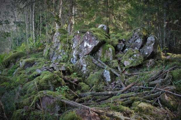 Stenformationer och kulturlämningar i
