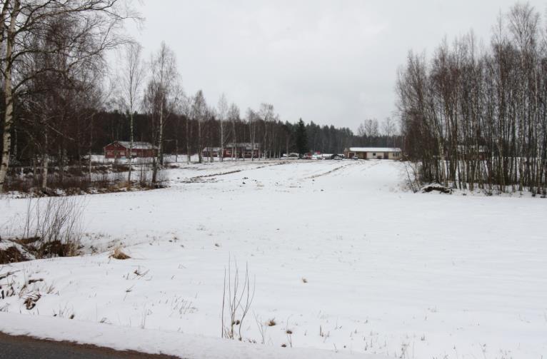FCG SUUNNITTELU JA TEKNIIKKA OY Rapport 10 (17) 6 KULTURLANDSKAP 6.1 Landskapsstruktur Granskningsområdet är beläget vid Larsmosjöns strand. Områdets åkrar är belägna på de låglänta områdena.