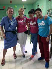 tillsammans med sex andra skandinaver till Tegucigalpa, Honduras. För Birgitta var det åttonde uppdraget för Operation Smile, för Malin det andra.