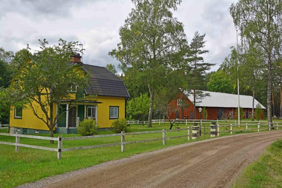 God bonitet om 7,0 m³sk/ha. På fastigheten finns ett bostadshus samt en äldre ladugård. Jakten står fri fr.om. 2018-06-30.
