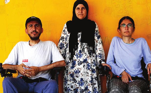 HISTORIEN OM ALAN OCH GYAN: OTROLIGA ÖDEN OCH HOPP SOM GRUSATS År 2014 flydde syskonen Alan och Gyan Mohammad, som båda lider av muskeldystrofi, tillsammans med sin familj undan kriget i Syrien.