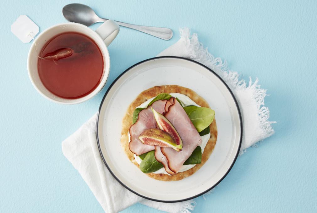 polarkakorna Lägg på skinka, spenat och fikon.