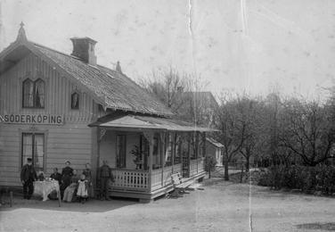 Nuvarande bostäder runt Söderköping är huvudsakligen från den andra byggomgången 1870-1910.